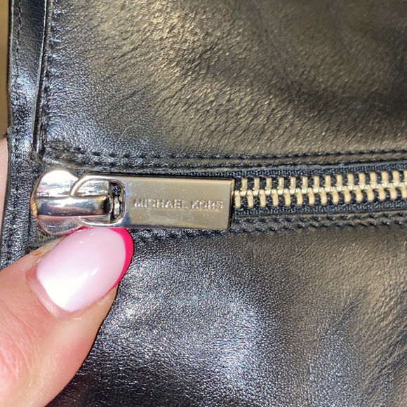 MICHAEL KORS SABRINA MK LOGO
CHAIN HEEL - Picture 4 of 6